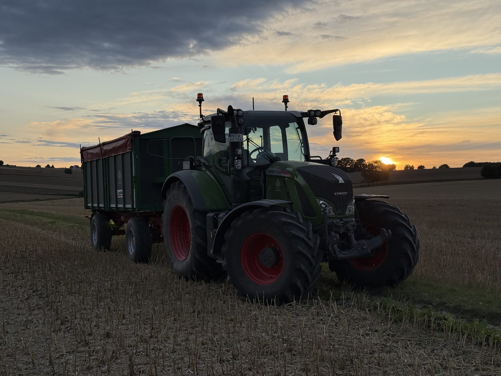 Feldarbeit und Ernte